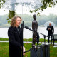 Toespraak kunstenaar Richard van der Koppel bij de onthulling van het monument in Sliedrecht (foto Richard van Hoek)
