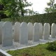 De 12 oorlogsgraven (F + G) te Sliedrecht (met zicht op F)