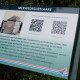 Infobord aan de Rivierdijk. De QR-code kan gescand worden voor een directe link naar het digitaal monument.