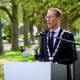 Burgemeester Jan de Vries houdt een toespraak (Foto: Richard van Hoek).