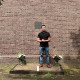 Docent Milan Weber leidt de ceremonie
