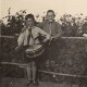 Jan Hettema (rechts) met zijn overbuurjongen Jan Hoogendoorn (omstreeks 1932)