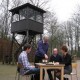 Ook buiten bij de wachttoren wordt er geschaakt (foto: www.tomsschaakboeken.nl)